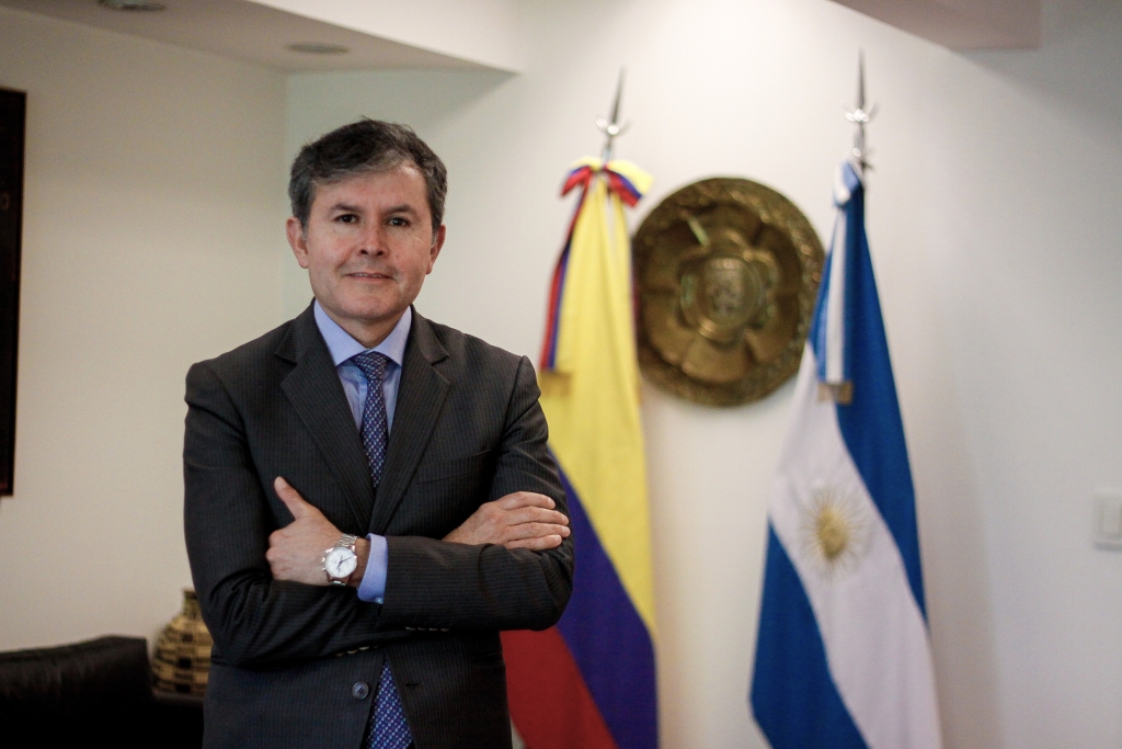 Embajador José Roberto Acosta