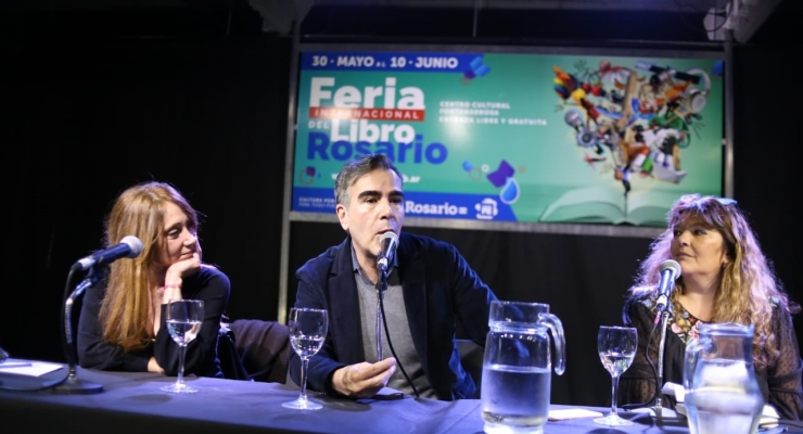 Colombia hace presencia en la Feria del Libro de Rosario con un conversatorio del escritor Jorge Franco organizado por la Embajada de Colombia