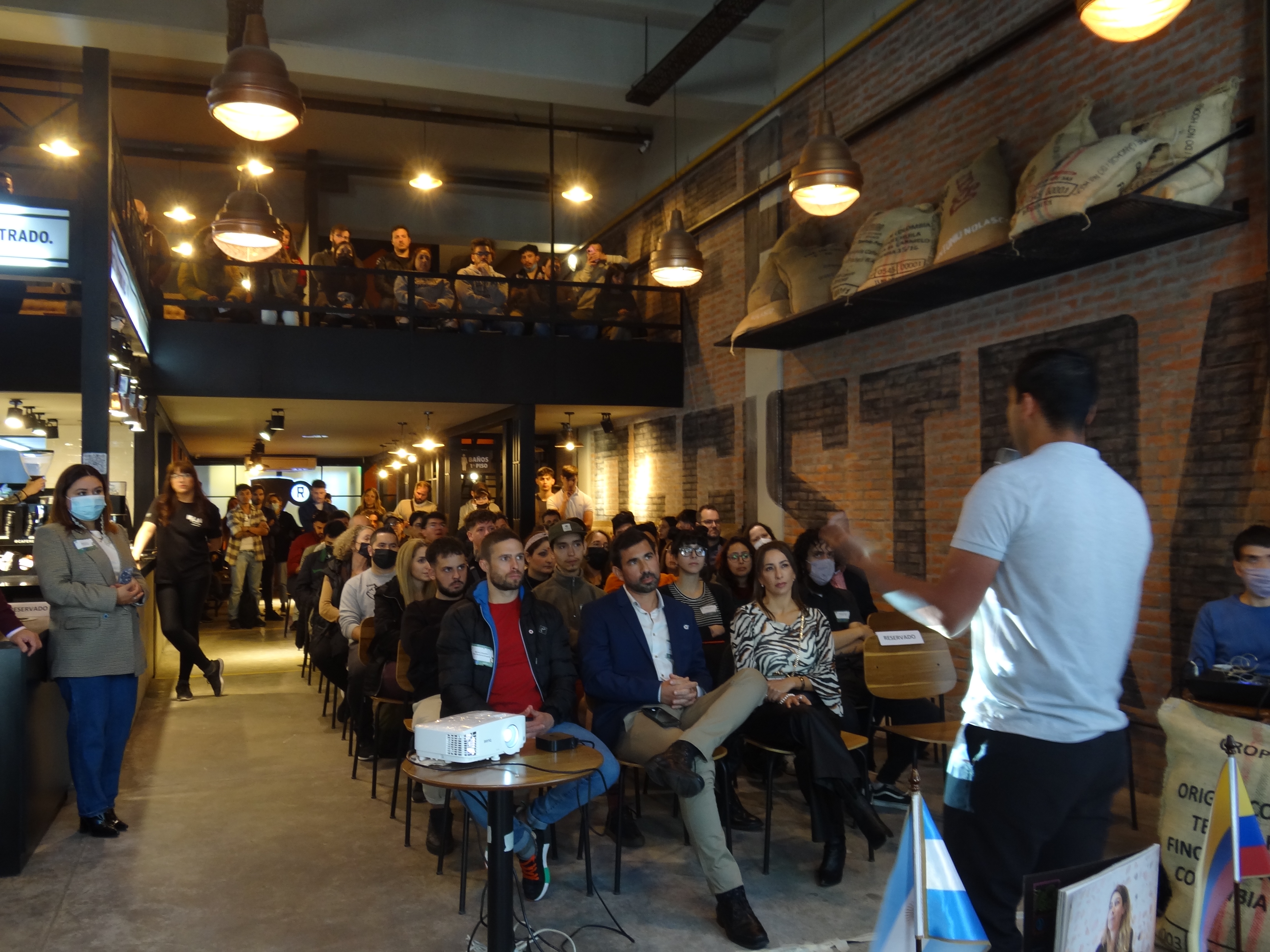 Buenos Aires con aroma a café Presentación y clase magistral de barismo con el colombiano Diego Campos – Barista, campeón mundial y tostador de café en Buenos Aires 