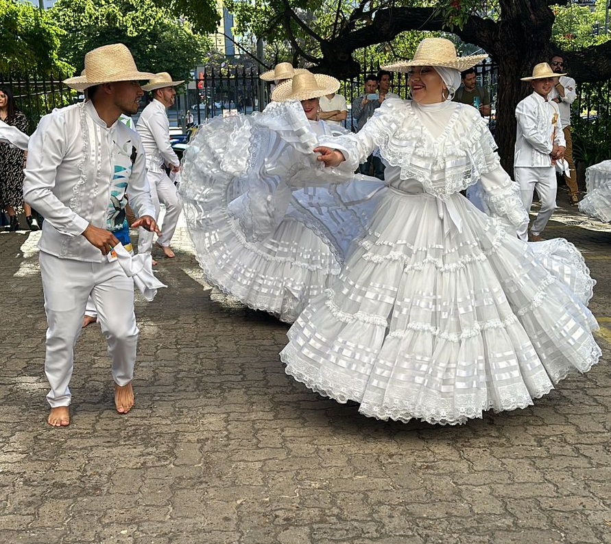 Un baile por la regiones de Colombia en Buenos Aires