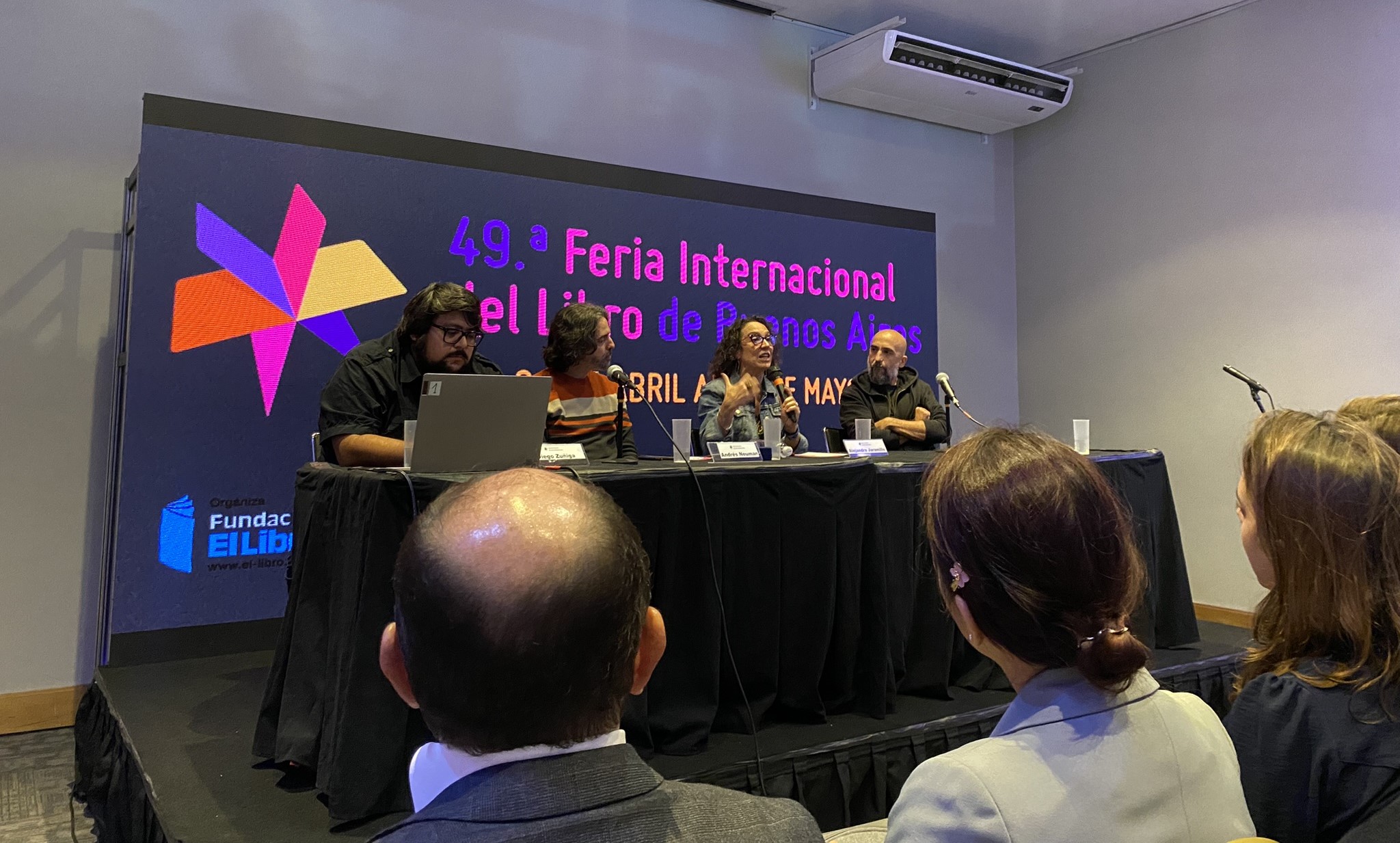 Desarrollo del Diálogo de Escritoras y Escritores Latinoamericanos. Autor: Prensa de la Embajada de Colombia.