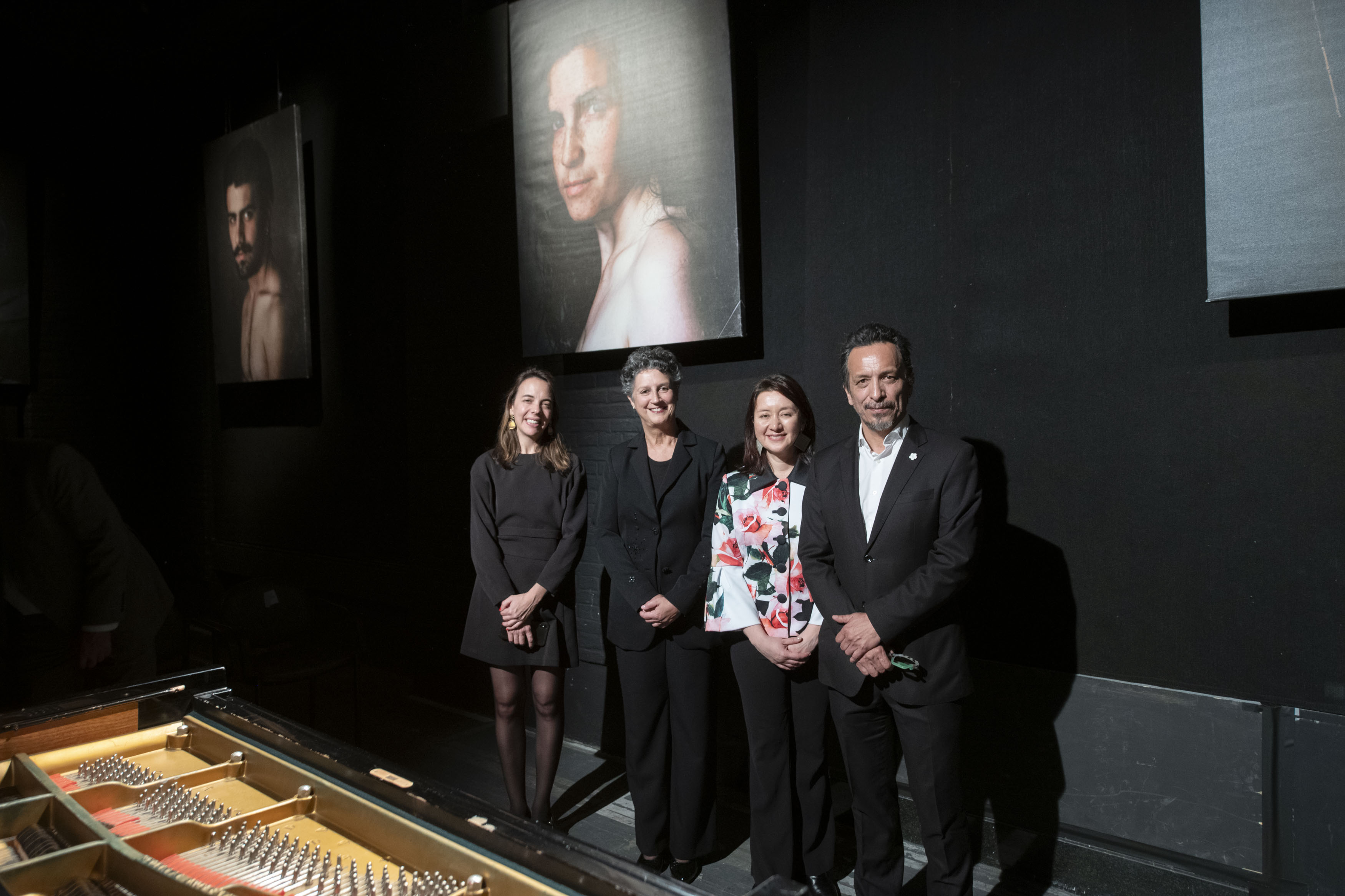 La Consejera Magdalena Durana, Maria José de Bustos, la Encargada de Negocios a.i., Inés Elvira Herrera junto con Óscar Perfer. Autor: Teatro Colón/Juanjo Bruzza
