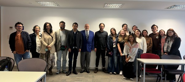 El escritor colombiano Daniel Ferreira presente en la Feria del Libro de Buenos Aires