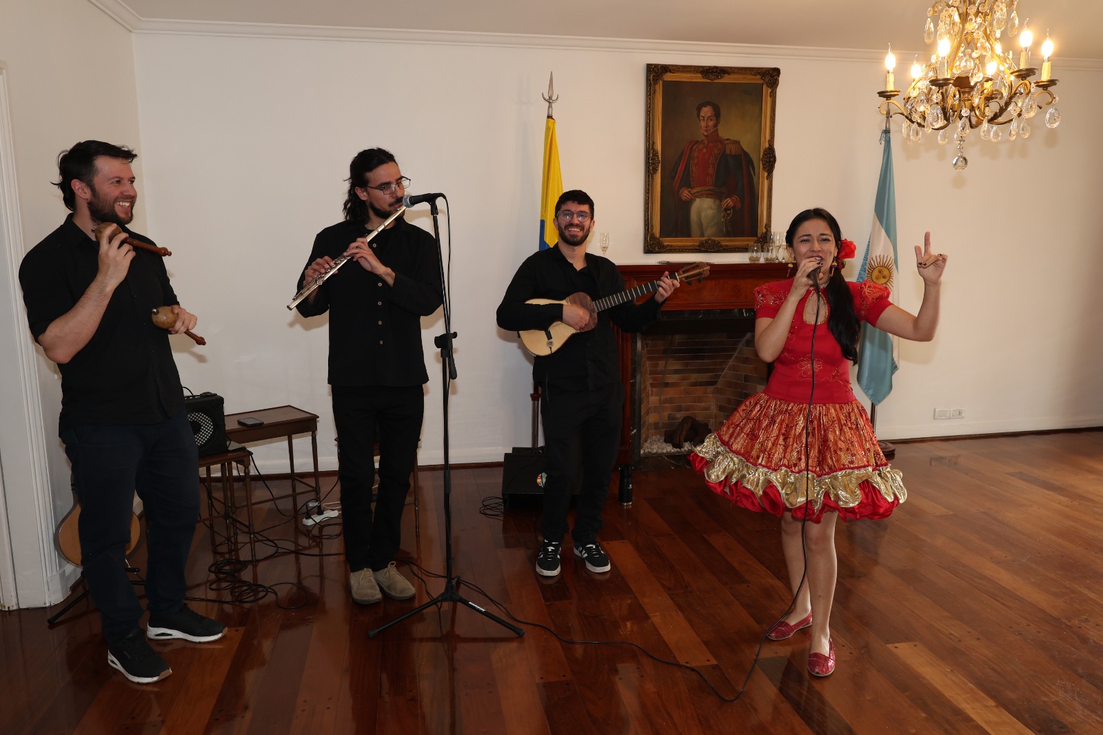 Presentación de la agrupación de joropo llanero Camoruco en la Embajada de Colombia en Argentina