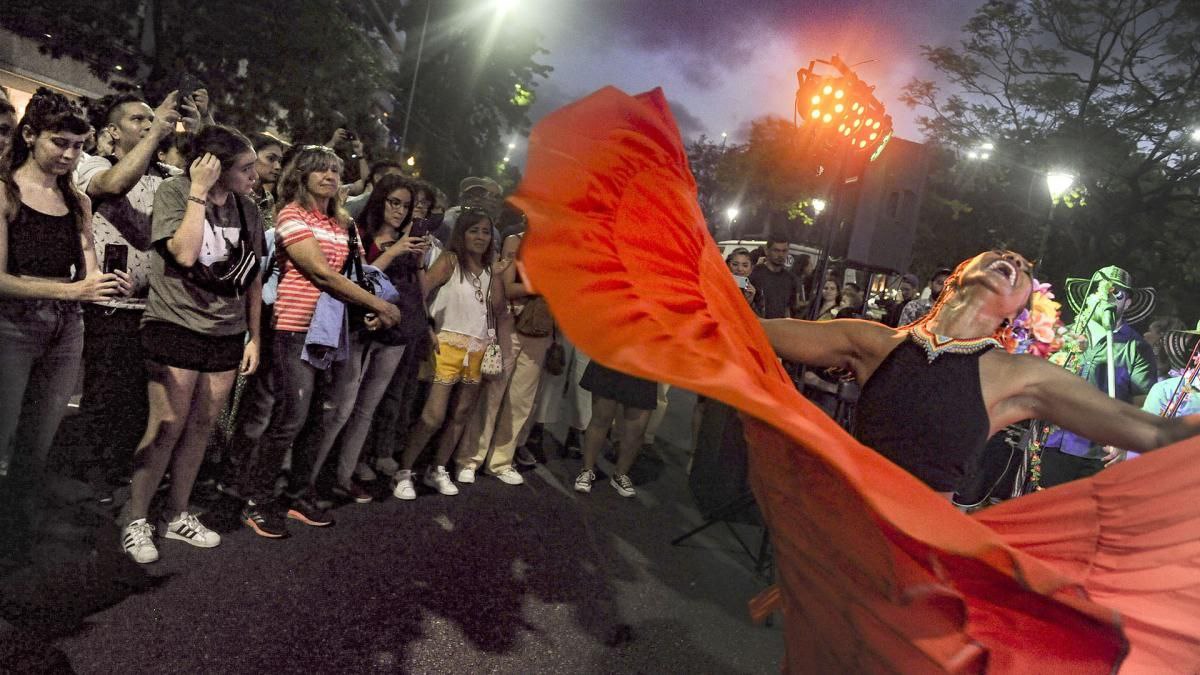 Con cumbia, salsa y danza se celebró “La Noche de las Embajadas”