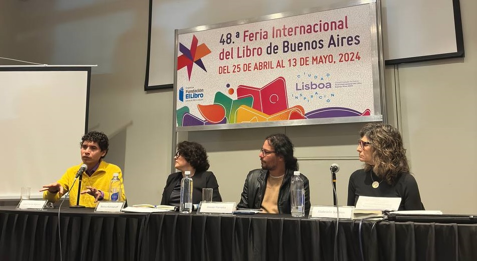 El escritor colombiano Daniel Ferreira presente en la Feria del Libro de Buenos Aires