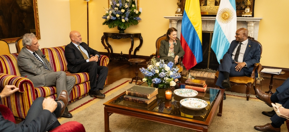 “Este es un nuevo momento de la relación”: Canciller (e) Luis Gilberto Murillo al finalizar reunión con su homóloga de Argentina