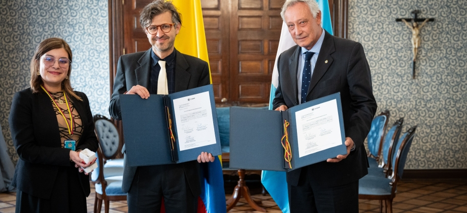 Colombia devuelve a Argentina la pieza arqueológica Punta de Lanza