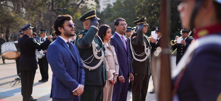 La “Embajada de la Gente” conmemoró los 214 años de Independencia de Colombia