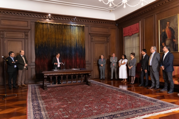 Presidente Gustavo Petro y el Ministro Álvaro Leyva posesionan al nuevo embajador de Colombia en Argentina, Camilo Romero