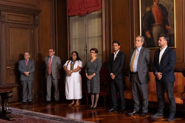 Presidente Gustavo Petro y el Ministro Álvaro Leyva posesionan al nuevo embajador de Colombia en Argentina, Camilo Romero