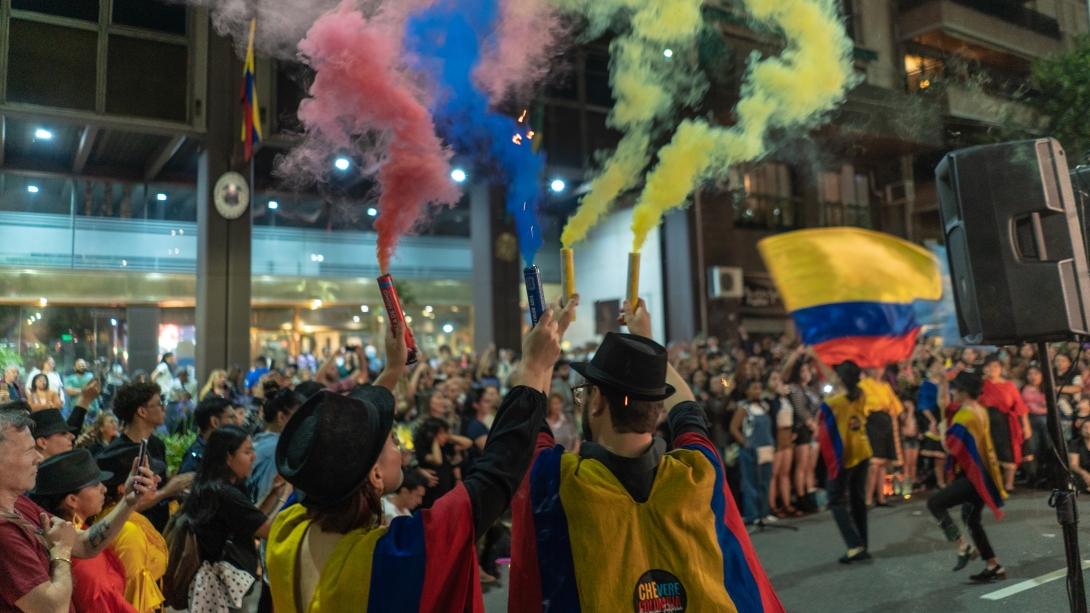 En Buenos Aires se encendieron velitas por la paz de Colombia